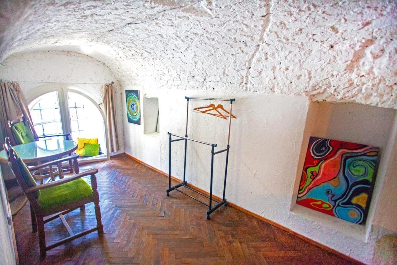 Artrooms -Round Windows Rynok Sq Lviv Extérieur photo